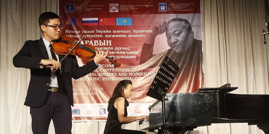 10,000 ам долларын шагналтай мэргэжлийн дуучид хөгжимчдийн уралдаан эхэллээ
